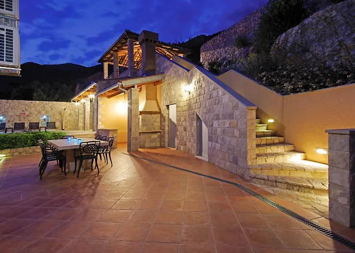 Awesome Home In Trsteno With Sauna
